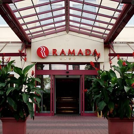 Ramada Hotel Schwerin ชเวียรีน ภายนอก รูปภาพ